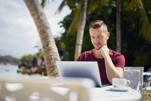 Welke side hustles kun je in Nederland starten om online geld te verdienen?
